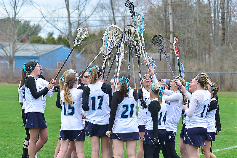 The Oceanside girls came out ready to play and took a 4-0 lead before the Windjammers knew what hit them. The Mariners went on to win 9-4. (Photo by Ron Hawkes)