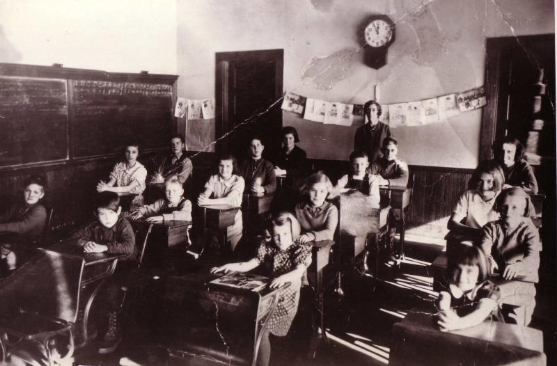 Inside the Wiley School, 1938. Today this school is a private home on Moody Mountain Road.
Photo from the Lincolnville Historical Society wiley school