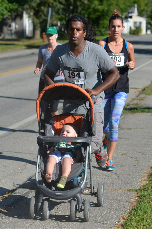 Alex Nimon, front, and Eve Hupper of Thomaston. (Photo by Ron Hawkes)