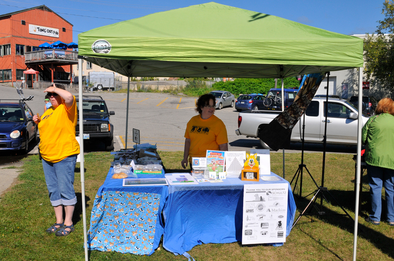 The vendors at the event were knowledgeable people about dogs. How to train them, how to care for them, what to feed them. A lot of information was available. (Photo by Ron Hawkes)