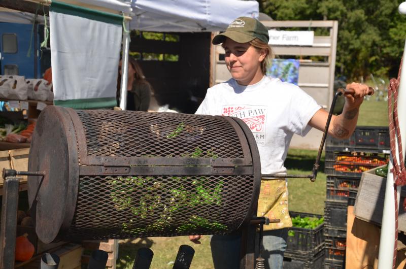 Roasting peppers. (Photo by Lynda Clancy)