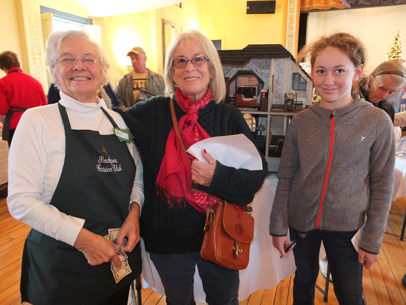 Bev Nolan, Margie Mills and Posie Cabaniss. (Photos by Chris Wolf)