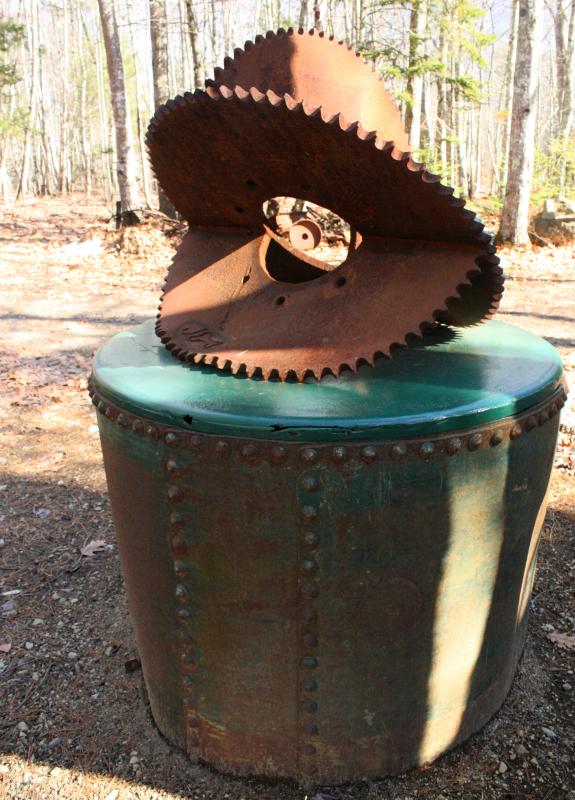 Salvaged metal from the Knox Woolen Mill make up this sculpture in Jay Sawyer’s Stemwinder Sculpture Garden off Route 90 in Warren. (Photo by Holly S. Edwards)