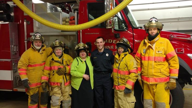 Class members stand beside Matt Heath of the Camden Fire Department. From left: David Heath, Heather Redfield, Sarah Shepherd, Tracy Murphy and Leamon Scott. (Photo by Chris Farley)