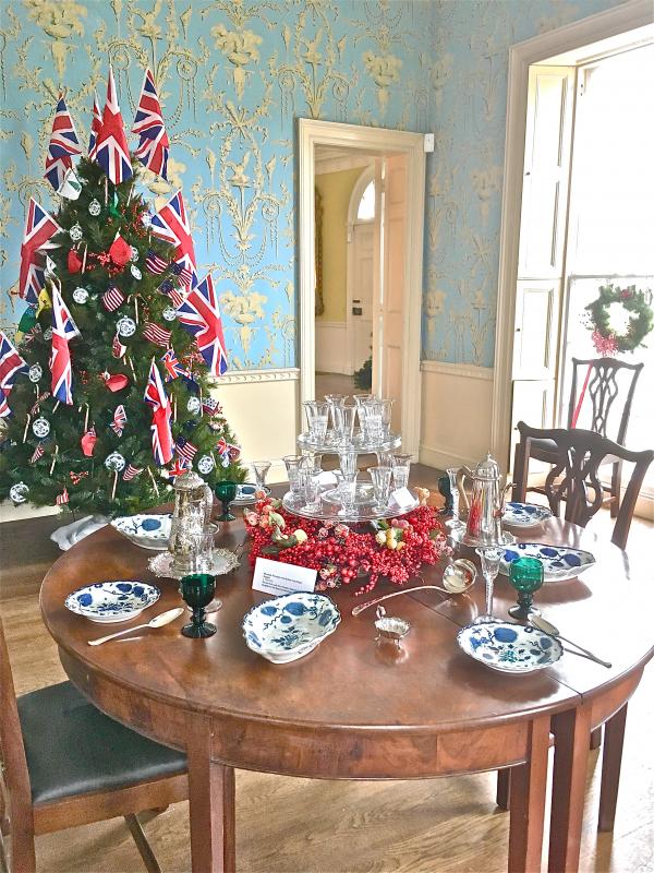 Decorations in the withdrawing room. (Photo by Mary Kay Felton)