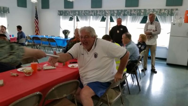 Jeff Sukeworth won a gift certificate to Rankins. (Photo by Sarah Shepherd)