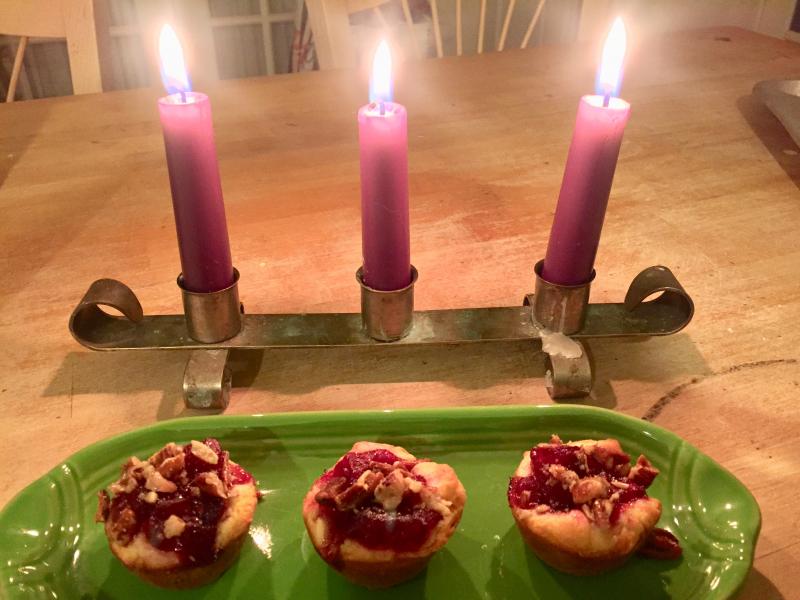 Cranberry brie bites by candlelight are delightful. SUZI THAYER/ Boothbay Register