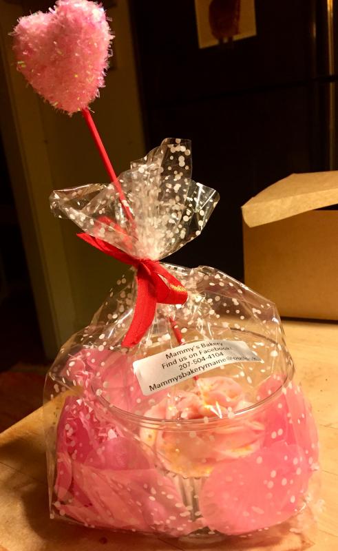 One of the gift bags with a cupcake from Mammy’s, at the bubbly tasting on Jan. 27.SUZI THAYER/Boothbay Register
