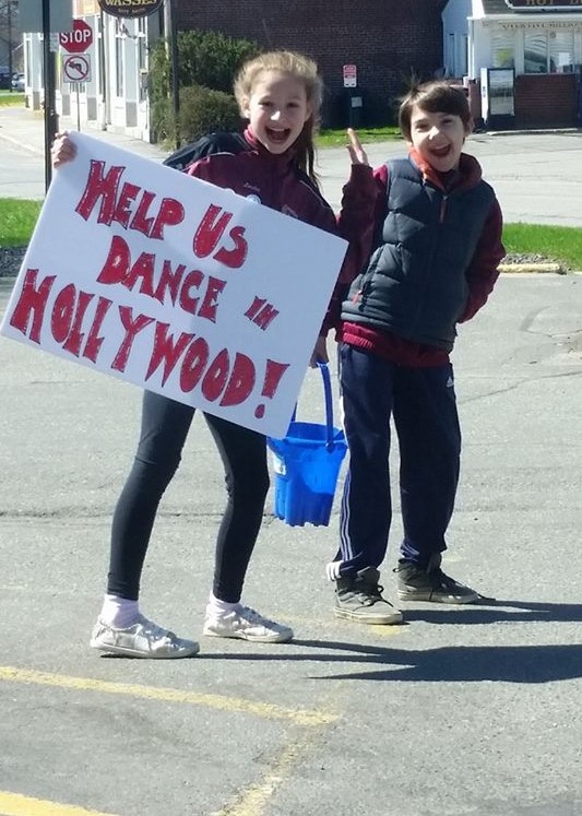 Fundraising at Dunkin Donuts in Rockland. (Photo courtesy of Gretchen Henderson)