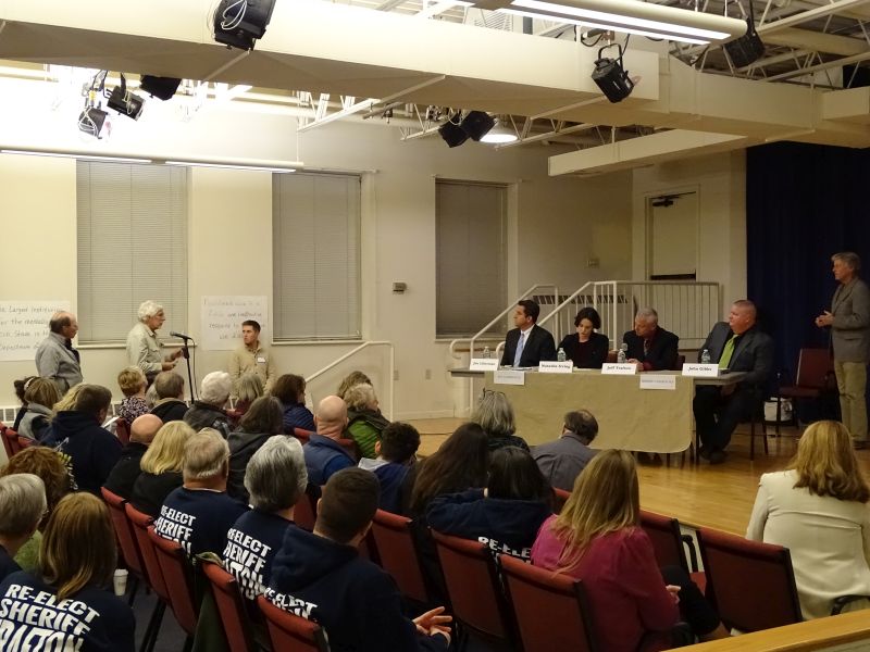 Members of the audience ask the candidates questions. (photo by Erica Thoms)