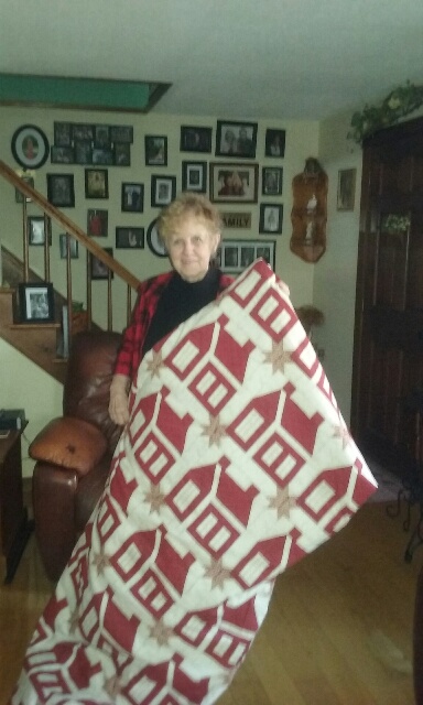 Quilt raffle winner Dottie Wright. (Photo courtesy Hope Historical Society)
