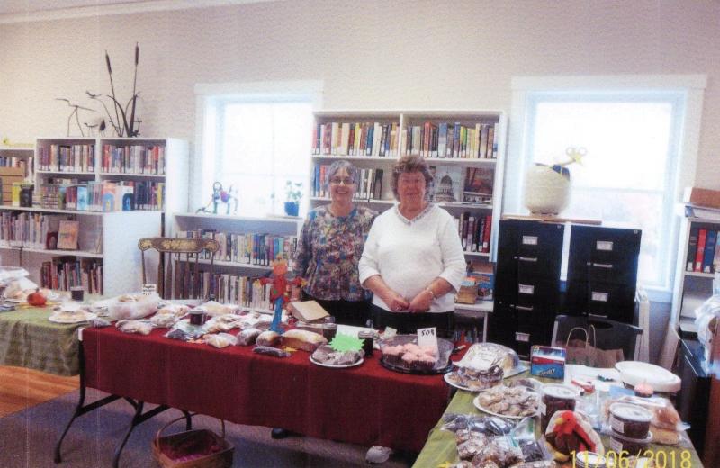 Marie Sprowl Berry, Hope Historical Food Chairwoman, and Juanita Johnson Hunt, HHS President. (Photo courtesy Hope Historical Society)