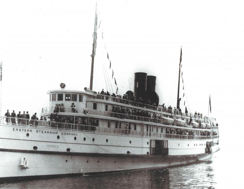 The steamboat ‘Camden’ (Photo courtesy Barbara F. Dyer)
