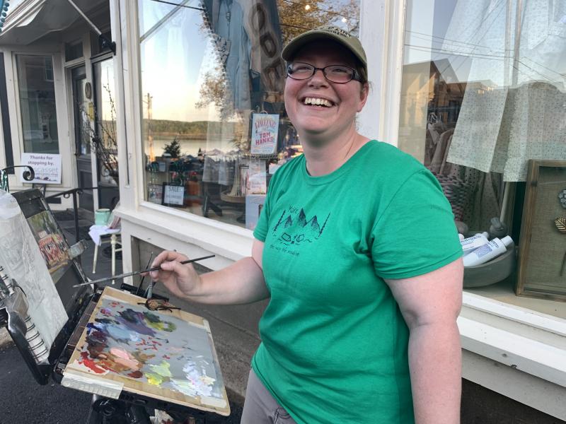 Ashdale, New Hampshire’s Jessica Fligg works to capture Red’s Eats in oils. SUSAN JOHNS/Wiscasset Newspaper