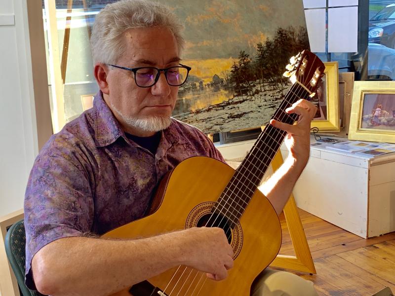 Brunswick’s Jonathan Waldo plays inside Sylvan Gallery. SUSAN JOHNS/Wiscasset Newspaper
