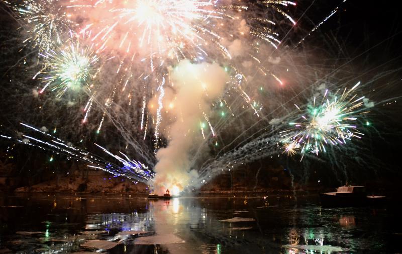 Fireworks over Rockport Harbor Dec. 21 heralded in the solstice and the holidays, as Donnie Heald, Nick Wade and Sam Berry thrill those gathered in Marine Park with a spectacular fireworks show. (Photo by Lynda Clancy)