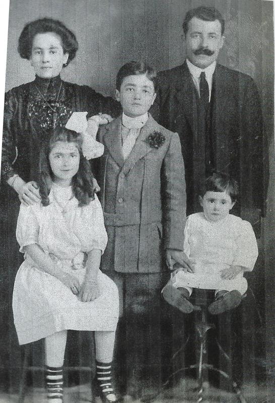 The Williams Christmas family, in 1916. (Photo courtesy Barbara F. Dyer)