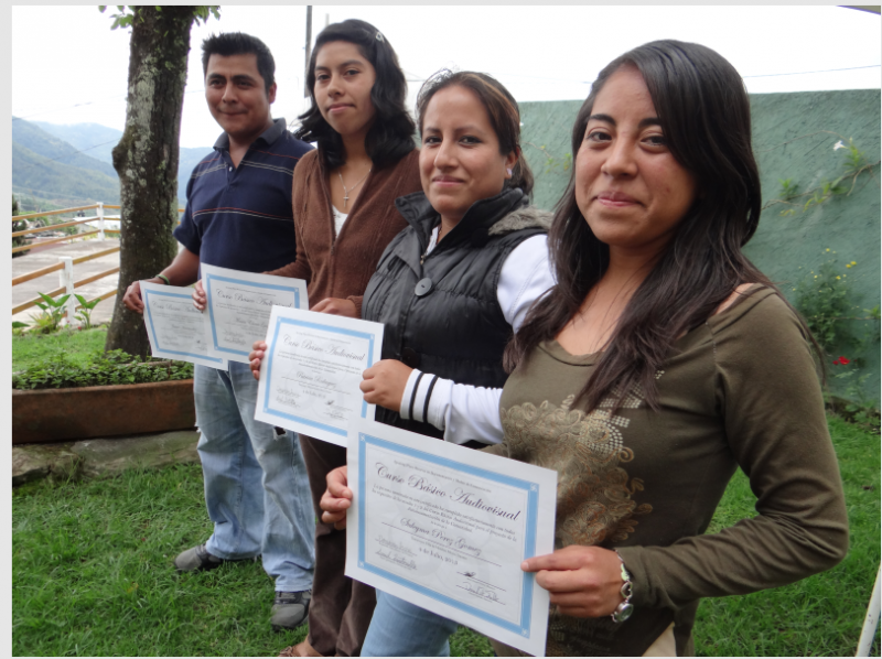 The first documentary video trainees from Totontepec. (Photo courtesy Speaking Place)