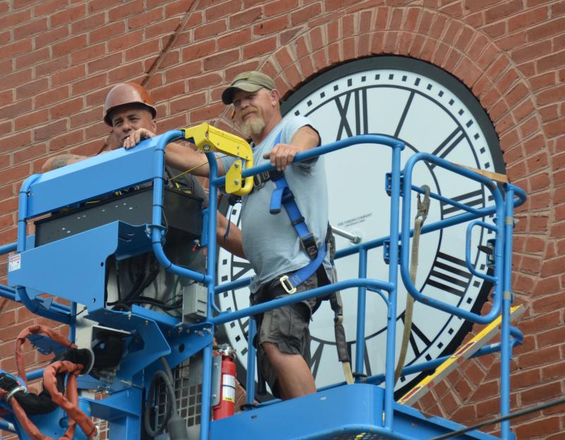 Library construction project manager Charlie Frattini and Phi Builders and Architect contractor Jason Ulmer. (Photo by Lynda Clancy)