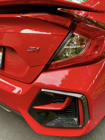 Changes to the Pilot for 2025 are minimal; one of them is the addition of this top-end trim package called the Black Edition. This color, however, is Radiant Red. (Photo courtesy Silvio Calabi) Changes to the Pilot for 2025 are minimal; one of them is the addition of this top-end trim package called the Black Edition. This color, however, is Radiant Red.