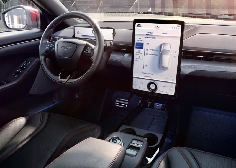 Tesla first put desk-size touchscreens in EVs, and other carmakers, including Ford, followed suit. Even seniors can easily use this one without reading glasses. The rotary knob on the console is the gear selector.