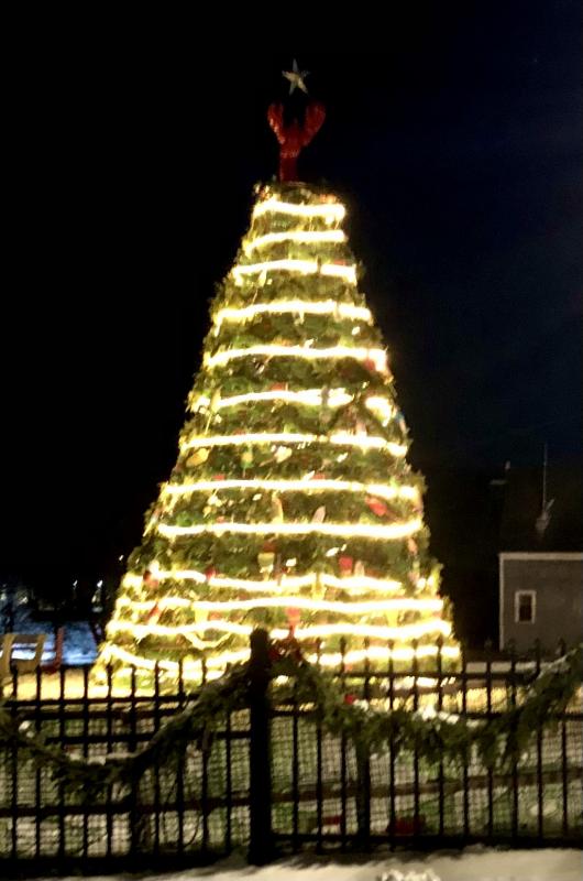 Holiday lights in Rockland. (Photo courtesy Carolyn Kanicki)