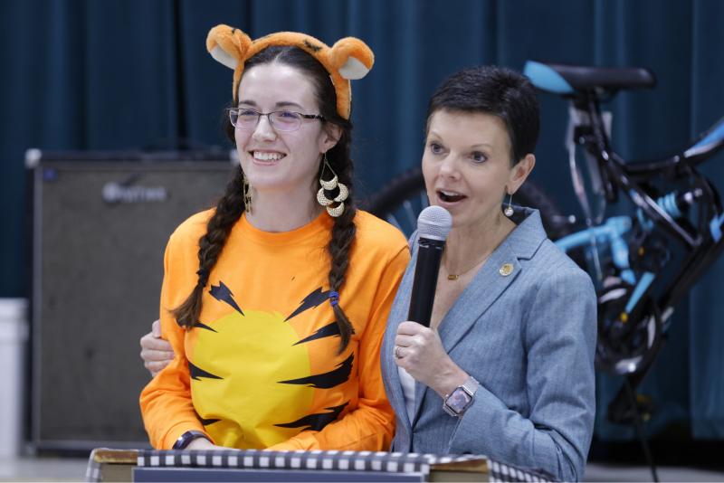 Milken Educator Awards Vice President Stephanie Bishop congratulates Hillary Hoyt. (Courtesy Milken Family Foundation)