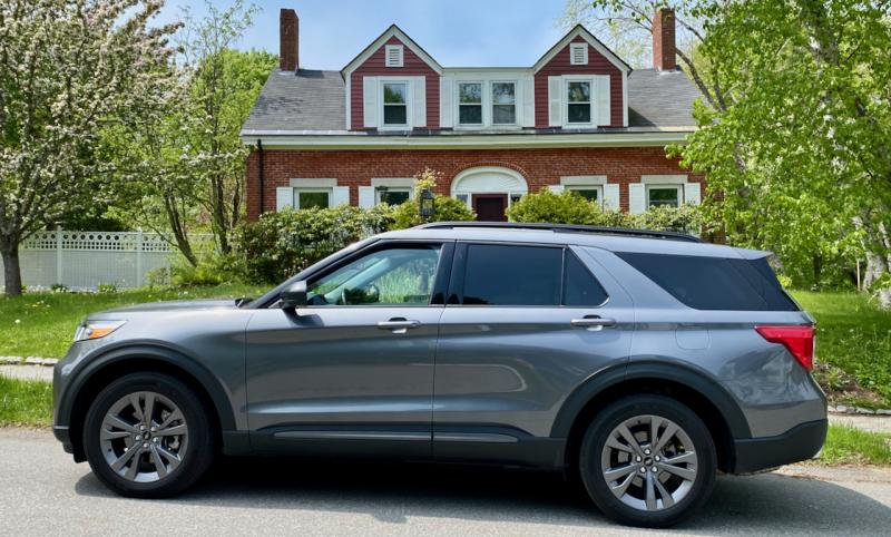 The sixth-generation Explorer is a conservatively handsome vehicle. If this profile seems familiar, remember that Ford used to own Range Rover.
