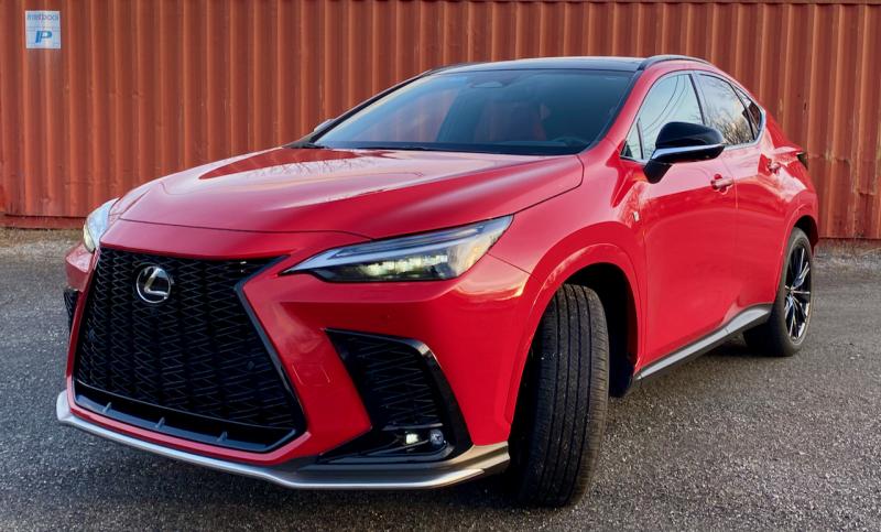 Redline red adds a Christmassy touch to the NX350 F Sport.