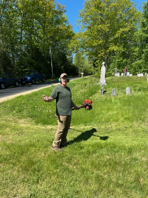 Sheriff Trundy- a fine lawman and lawnmower. (Photo by Heidi Laite)