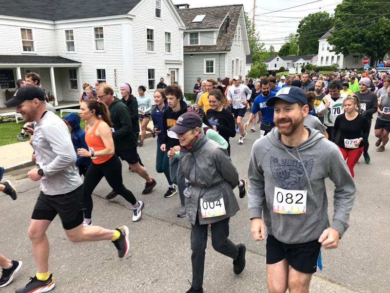 Start of race outside of the Rockport Public Library. (Photo courtesy Rockport Public Library)
