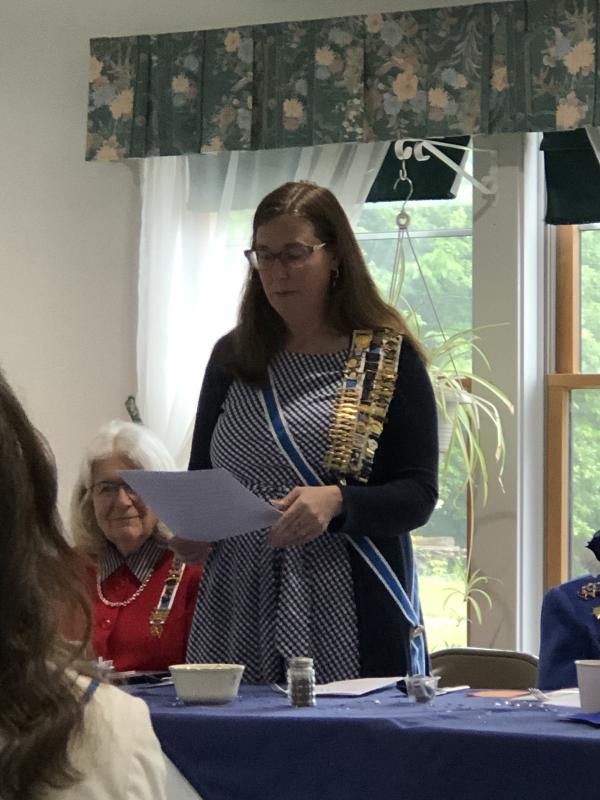 Maine State Regent Beth Calhoun reads greeting from MSODAR. (Photo courtesy Lady Knox Chapter, Daughters of the American Revolution)