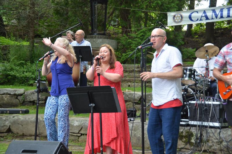 The Right Track band. (Photo by Lynda Clancy)
