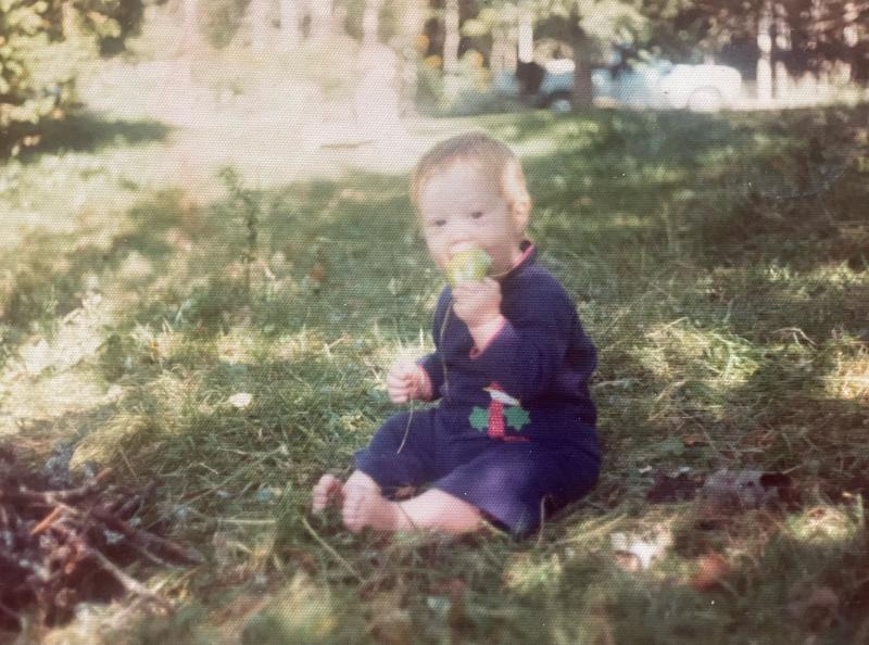 The author enjoys a green apple, circa 1976 (Photo by Diane O’Brien)