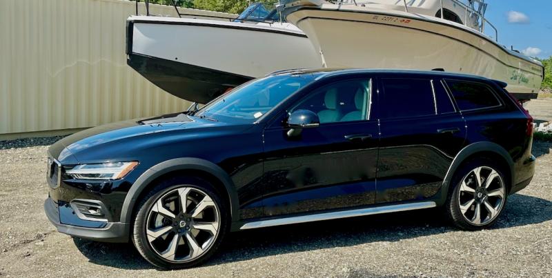 Much more than just “Mom’s Volvo”: the V60 Cross Country B5 AWD.