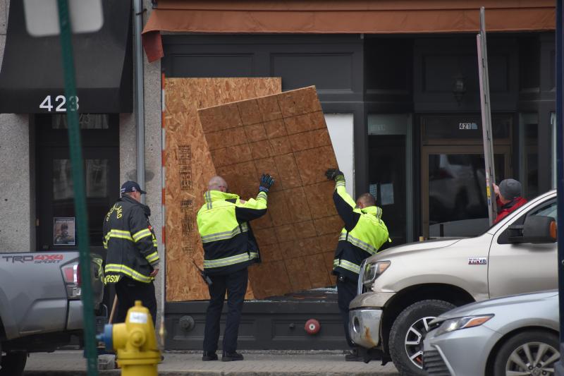 Smart watch transmits crash notification in one-vehicle Rockland incident