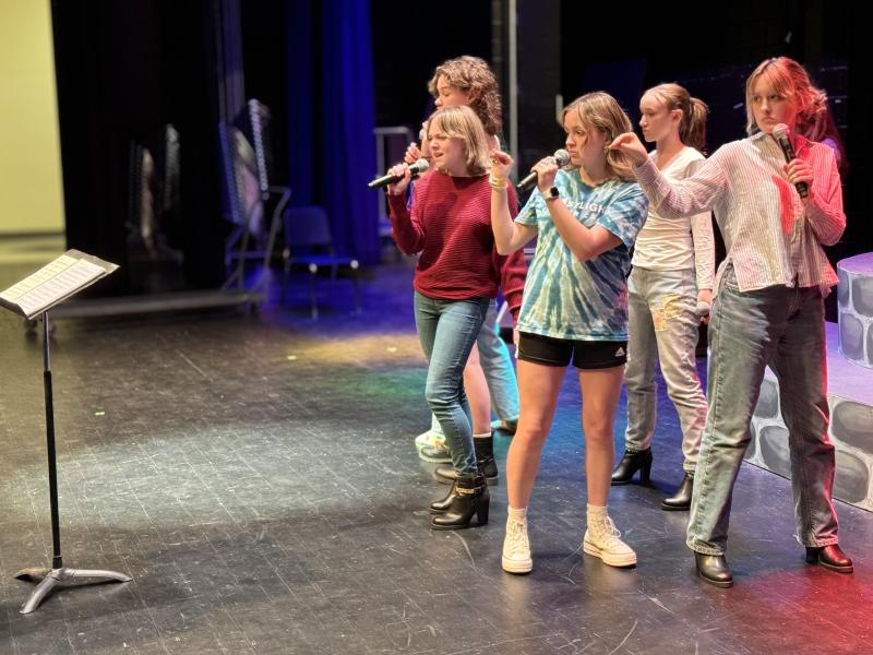 From left to right: Foreground: Chloe Day-Lynch, Annie Costello. Middle: Sara Ackley, Rosie Fishman. Background: Fen Forand (Photo by Ethan Ratner)