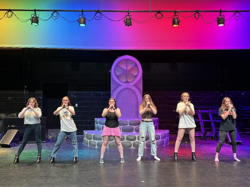 Sara Ackley, Rosie Fishman, Kerrigan Peterson, Charlotte Nelson, Annie Costello, Chloe Day-Lynch (Photo by Ethan Ratner)