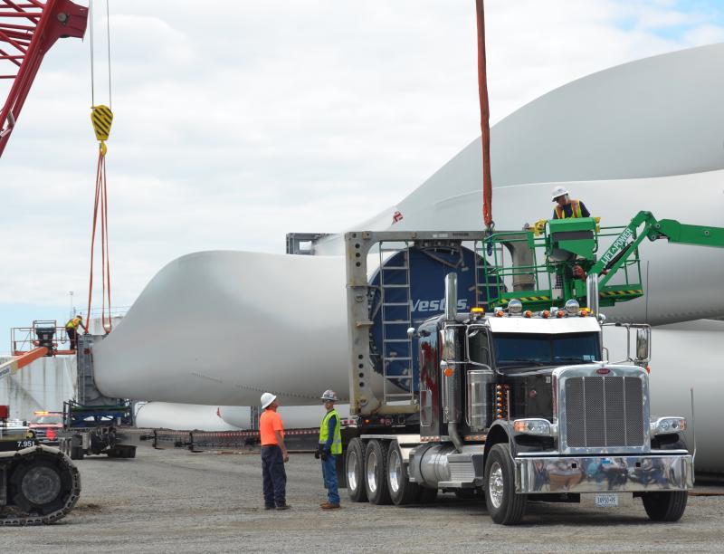 Lifting wind turbines in place after they arrive by ship and are offloaded to the Sprague Terminal. (Photo by Lynda Clancy)