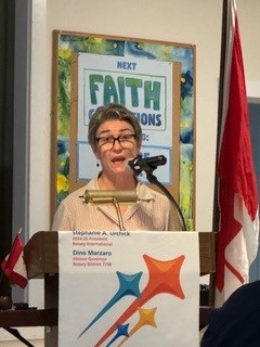 Becky Kemp tells the story of the Henry Knox Museum at a recent meeting of West Bay Rotary in Camden.
