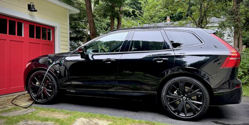 The XC60 is Volvo’s capacious 5-passenger crossover SUV—it slots between the XC90 and the XC40. The significant benefits of the plug-in-hybrid Recharge system can be had without the Black Edition cosmetics and $80,000 price tag.