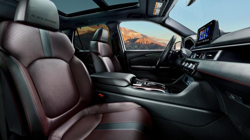 The Black Edition Pilot’s cabin is, if not outright sumptuous, tasteful, spacious and highly functional as well as all-day comfortable. Everything (including the e-brake switch) is where it should be, and we are finally becoming accustomed to Honda’s unique low-profile push/pull-button gear selector. Features range from a driver’s head-up display to a panoramic sunroof and a rear defroster that shuts itself off, as well as connectivity, charging plugs and apps galore. The Black Edition Pilot’s cabin is, if not outright sumptuous, tasteful, spacious and highly functional as well as all-day comfortable. Everything (including the e-brake switch) is where it should be, and we are finally becoming accustomed to Honda’s unique low-profile push/pull-button gear selector. Features range from a driver’s head-up display to a panoramic sunroof and a rear defroster that shuts itself off, as well as connectivity, charging plugs and apps galore.