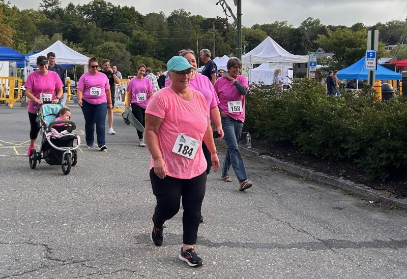 Camden Treasurer Marlene Libby, with her friends in pink, on the Camden Fire Dept. Windjammer 5K. (Photo by Lynda Clancy)