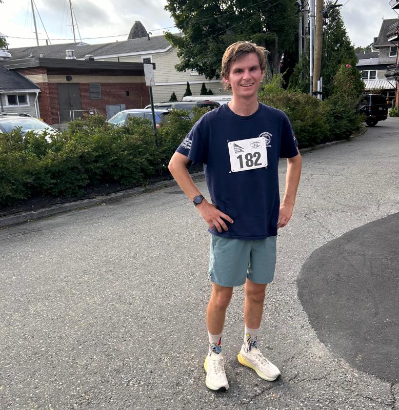 Bennett Cohen finished first in the Men’s Division at 20:12. (Photo by Lynda Clancy)