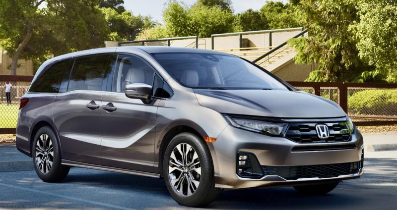 Although refreshed and updated inside and out for 2025, Honda’s minivan remains recognizably an Odyssey—and it remains the best-selling minivan in America too. This color is Pacific Pewter Metallic. Although refreshed and updated inside and out for 2025, Honda’s minivan remains recognizably an Odyssey—and it remains the best-selling minivan in America too. This color is Pacific Pewter Metallic.