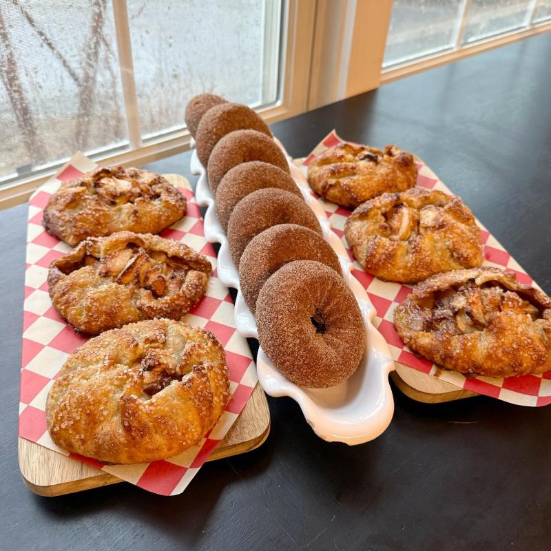 Apple Cinnamon Crostatas