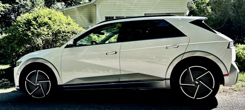 Introduced in 2022, the stylishly edgy Ioniq 5 was updated for ‘25 with more range and faster charging plus a host of detail improvements. The Ioniq 5 is the first Hyundai that can use Tesla power points without an adaptor, adding some 17,000 recharging stations nationwide. This color is Atlas White. Introduced in 2022, the stylishly edgy Ioniq 5 was updated for ‘25 with more range and faster charging plus a host of detail improvements. The Ioniq 5 is the first Hyundai that can use Tesla power points without an adaptor, adding some 17,000 recharging stations nationwide. This color is Atlas White.