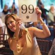 Bidding in the live auction 
