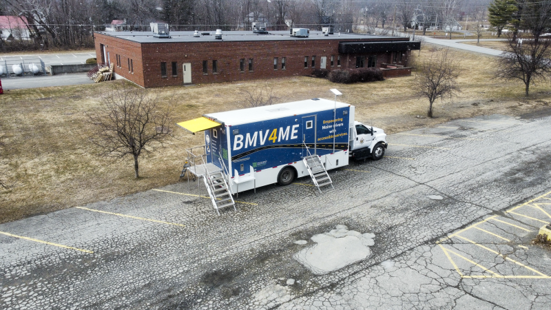 Wide angle shot of exterior of BMV4ME mobile unit