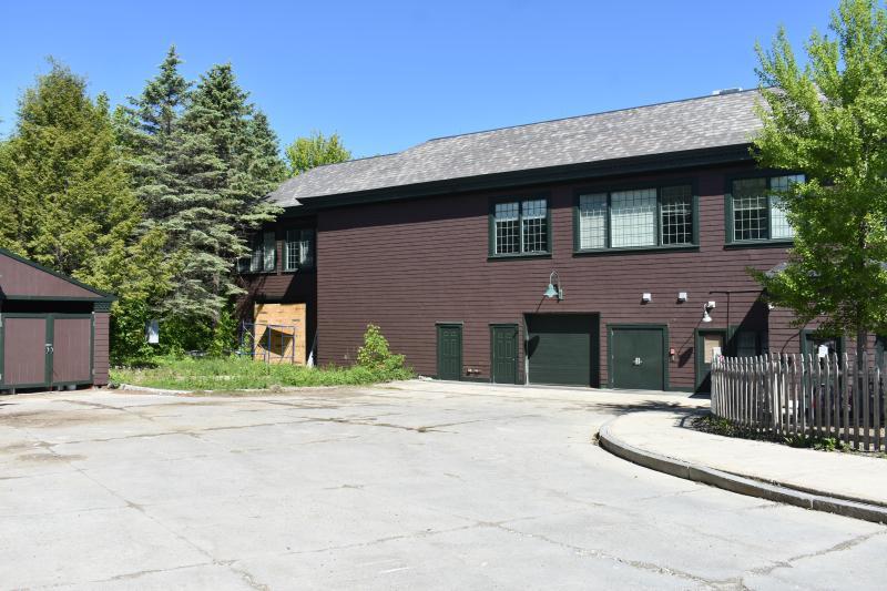 wide view of Suite 215